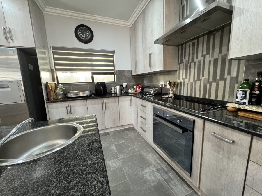 To Let 3 Bedroom Property for Rent in Wilkoppies North West